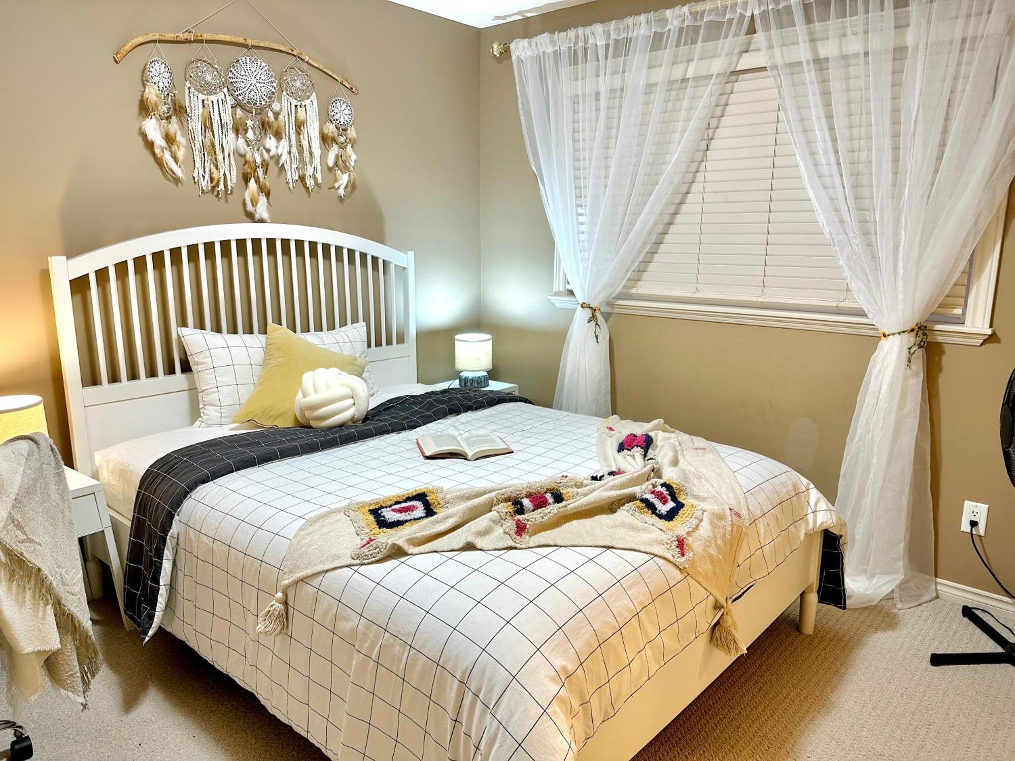 Scorpio House Langley- Room 3 Экстерьер фото